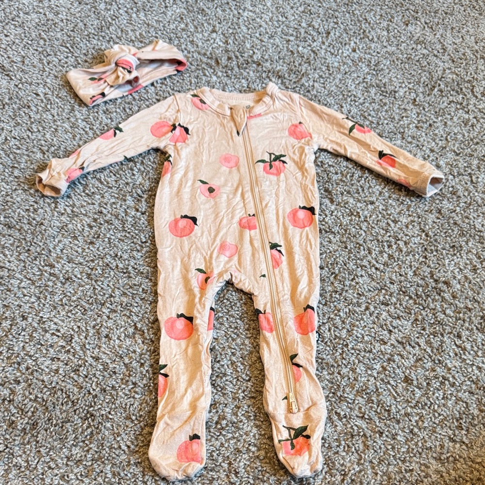 Kyte BABY Size 0-3 Zippered Footie + Headband - Peach Print